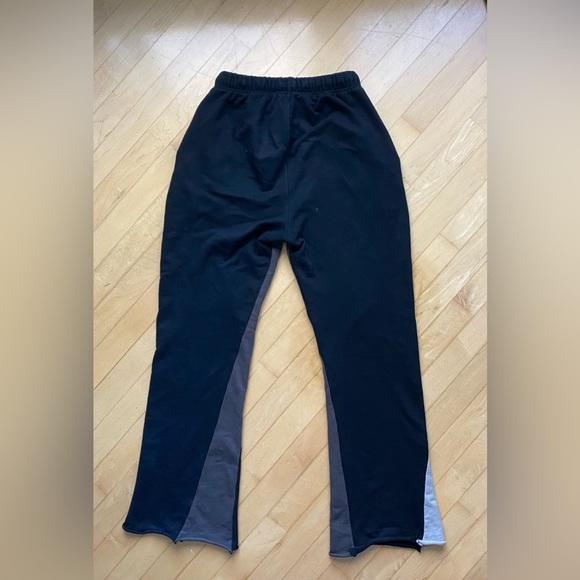 Gallery Dept Flared Sweats - Picture 2 of 5